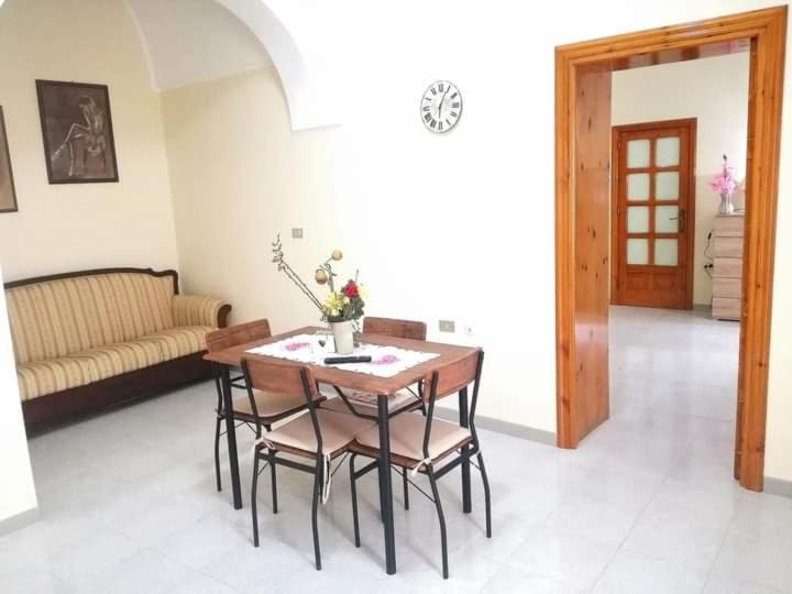 L 'Alcova Holidays Home Centro Storico سيغلي ميسابيكا المظهر الخارجي الصورة