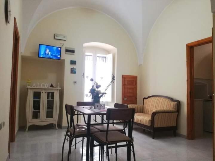 L 'Alcova Holidays Home Centro Storico سيغلي ميسابيكا المظهر الخارجي الصورة